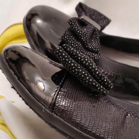 Shoes size 9.5 - Picture 8 of 11